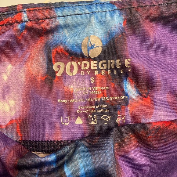 90 Degree by Reflex Capri Leggings - Picture 2 of 2